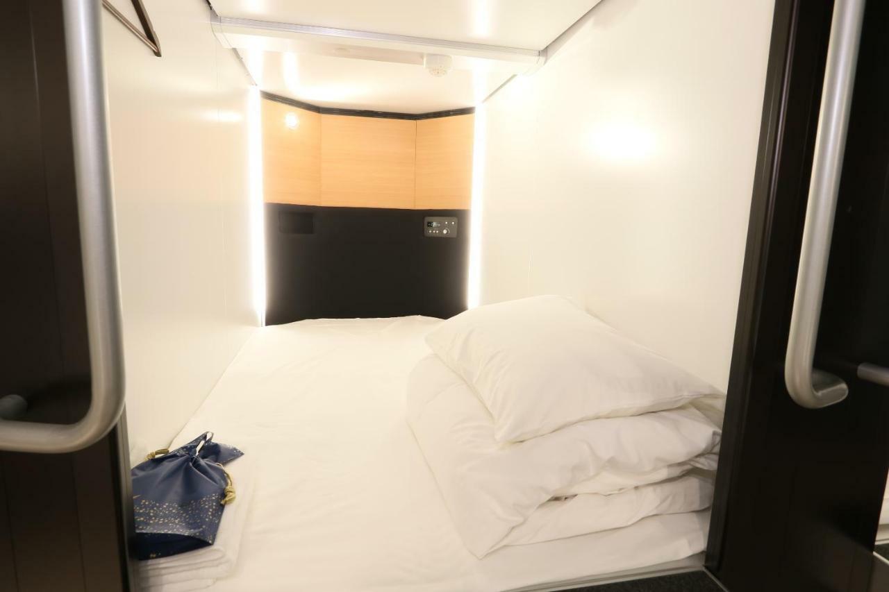 Business Capsule Hotel Lightning Hotel Asakusa Tokio Exterior foto