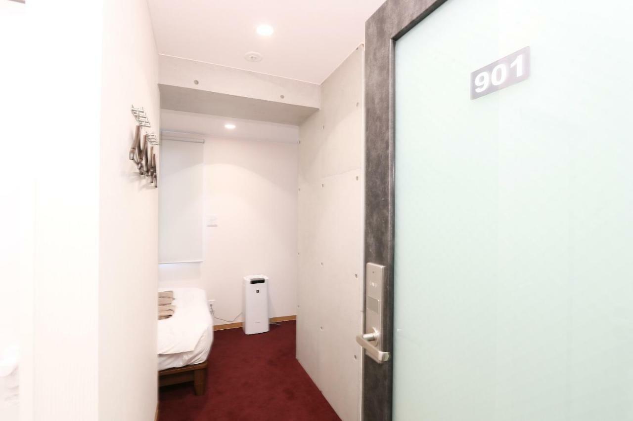 Business Capsule Hotel Lightning Hotel Asakusa Tokio Exterior foto
